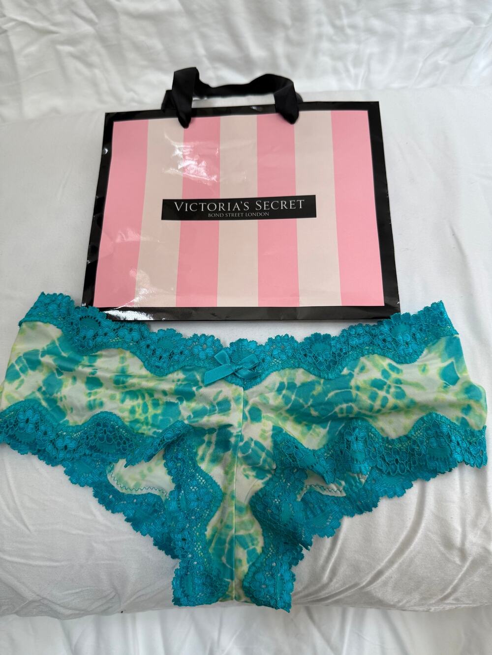 NWT Vintage Victoria’s Secret Lace Cheeky Panty with Teal Lace – Size XS